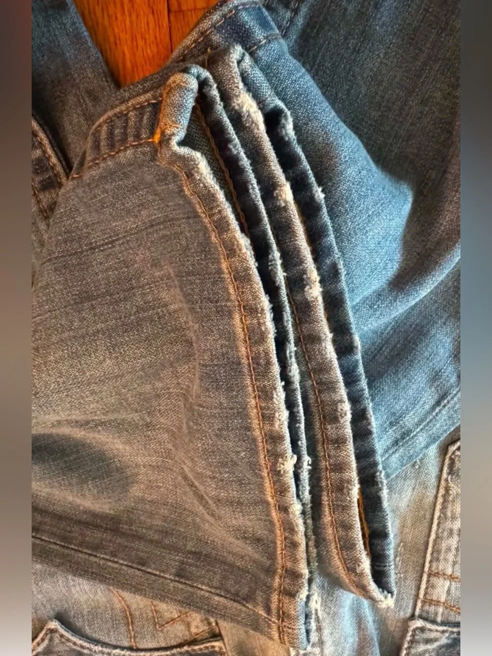 NWOT TRUE RELIGION MENS 34 STRAIGHT FLAP JEANS HEAVYDISTRESSED RED ORANGE STITCH